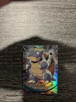 Pokemon Card: 1999 Topps #9 Blastoise Holo Foil Card - Image 1