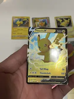 Pokemon pikachu V full art and more Lot Of 9 - Image 4
