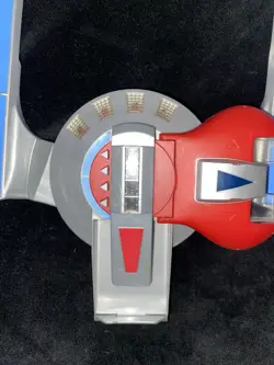 VINTAGE - 1996 - Yu-Gi-Oh Duel Disk Card Launcher - Kazuki Takahashi - Image 2