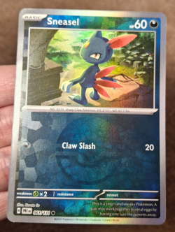 2025 POKEMON SV PRISMATIC EVOLUTIONS SET SNEASEL MASTER BALL REV HOLO 061/131 - Image 1