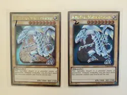 2x YUGIOH! BLUE-EYES WHITE DRAGON PGL2-EN080 NM - Image 1