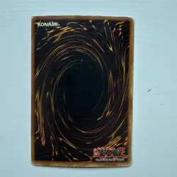 YUGIOH Ultra Rare Blue-Eyes White Dragon SDK-E001 - HP/Damaged - Image 2