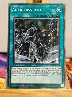 Antriebsstadt RA03-DE203 Platinum Secret Rare Deutsch NM YUGIOH - Image 1