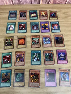 Yugioh Vintage Lot Of 25 Yu-Gi-Oh! Cards!! - Image 2
