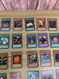 Yugioh Vintage Lot Of 25 Yu-Gi-Oh! Cards!! - Image 4