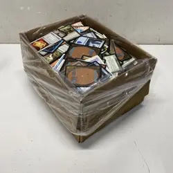 Unsorted Magic: The Gathering TCG and CCG Trading Cards (2000 Plus Cards) - Image 1