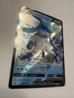 Glaceon V SWSH196 SWSH: Sword & Shield Promo Cards Holo - Image 1