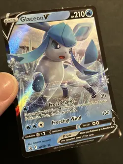 Glaceon V SWSH196 SWSH: Sword & Shield Promo Cards Holo - Image 3