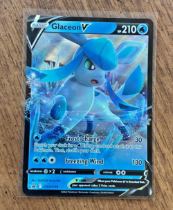Glaceon V SWSH196 SWSH: Sword & Shield Promo Cards Holo - Image 1