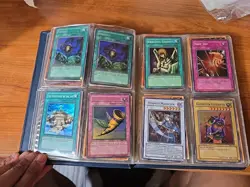 Vintage Yu-Gi-Oh Binder! All Holos! Please Read Description (HP-DMG) - Image 4