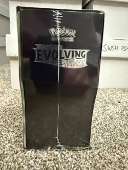 Pokemon Center Exclusive Evolving Skies Elite Trainer Box ETB SEALED - Image 4