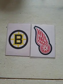 Lot Of 2 1977-78 O-Pee-Chee Team Logo Cards - Image 1
