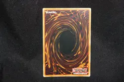 Blue-Eyes White Dragon LOB-EN001 Yu-Gi-Oh! Trading Card Game TCG Super RARE HTF - Image 3