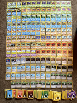Random base set 1st gen pokemon cards, many first editions, 100s of energy cards - Image 1