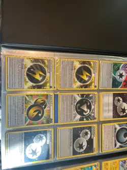 pokemon cards, Charizard, Pikachu, vintage, original, good to poor condition - Image 3