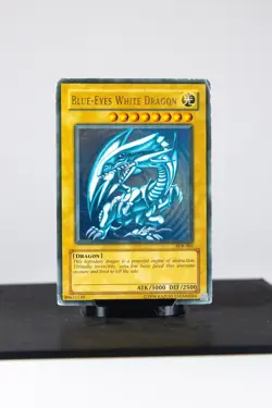 Blue-Eyes White Dragon SDK-001 Starter Deck: Kaiba Ultra Rare DMG - Image 1