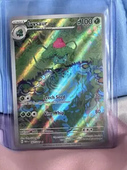 2023 Pokemon TCG Ivysaur 167/165 SV Scarlet & Violet 151 Illustration Rare Holo - Image 1