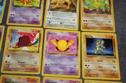 Lot of 18 Vintage Pokemon Cards Team Rocket Starter Set from 2000, All Different - Image 5