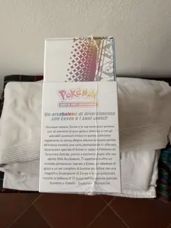 Collezione Super Premium Pokemon Evoluzioni Prismatiche (UPC) ITA - SEALED ✅ - Image 2