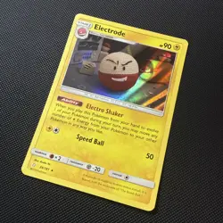Pokemon Cards Electrode 39/181 Team Up Sun & Moon Holo Rare NM - Image 2