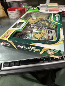 Pokemon Leafeon v Star Special Collection Box Factory Sealed - Image 3