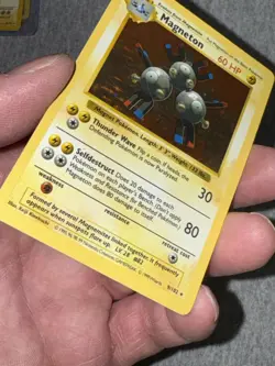 Pokemon TCG Magneton 9/102 Base Set Shadowless Holo - Image 2