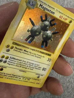 Pokemon TCG Magneton 9/102 Base Set Shadowless Holo - Image 3