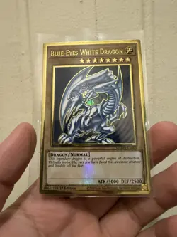 YuGiOh! Blue-Eyes White Dragon | MAGO-EN001 Maximum Gold Rare | 1st Edition | NM - Image 2
