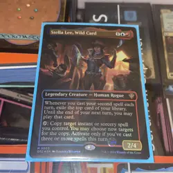 Stella Lee Wild Card Borderless Commander: Outlaws of Thunder Junction foil - Image 1