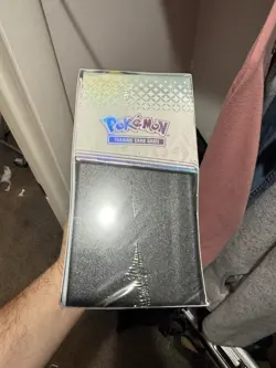 Pokemon Eevee Prismatic Evolutions Elite Trainer Box 2024 English TCG - Image 2