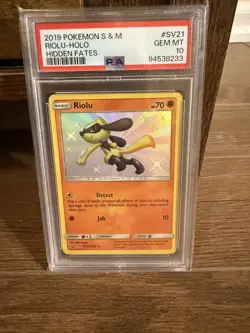 2019 POKEMON SUN & MOON HIDDEN FATES #SV21 RIOLU-HOLO PSA 10 - Image 1