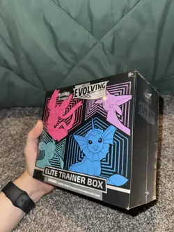 Pokemon Sword & Shield Evolving Skies Sealed ETB - Image 2