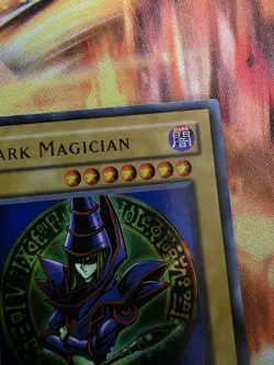 YUGIOH! Dark Magician LOB-005 Ultra Rare Unlimited LP ORIGINAL 2002 PRINT - Image 3