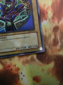 YUGIOH! Dark Magician LOB-005 Ultra Rare Unlimited LP ORIGINAL 2002 PRINT - Image 5