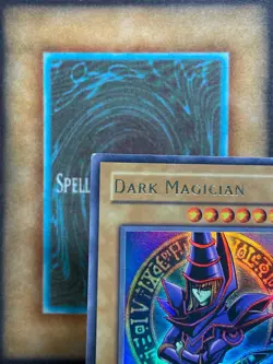 Yugioh Dark Magician LOB-005 Ultra Rare 1ST EDITION GLOSSY PRINT LP - Image 4