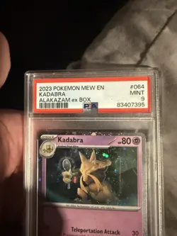 2023 POKEMON MEW EN-151 064 KADABRA ALAKAZAM EX BOX PSA MINT 9 - Image 3