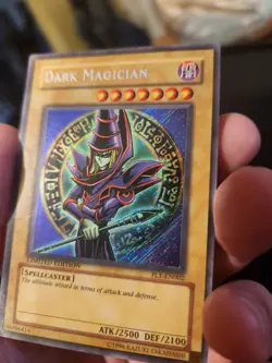 1996 Limited Edtion Dark Magician Holo Rare Yu-Gi-Oh Card FL1-EN002 - Image 1