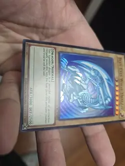 Blue-Eyes White Dragon LCKC-EN001 Super Rare Unlimited LP Yugioh Card - Image 4