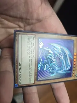Blue-Eyes White Dragon LCKC-EN001 Super Rare Unlimited LP Yugioh Card - Image 5