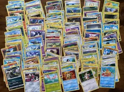 Pokemon Lot 332 Pokemon Cards With 4 Top Loaders & 20 Sleeves + BATTLE DECK - Image 3