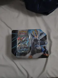 Pokemon TCG V Strikers EMPOLEON V Tin 5 Booster Card Packs Factory Sealed NEW - Image 1