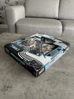 Pokemon TCG: Scarlet & Violet-Black Bolt Binder Collection DAMAGED BOX - Image 4