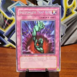 Yu-Gi-Oh! Bottomless Trap Hole 1st Edition LOD-092 Legacy of Darkness Rare NM - Image 1