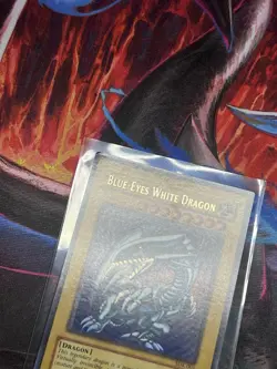 Yu-Gi-Oh Blue-Eyes White Dragon SDK-001 Ultra Rare Unlimited MP - Image 2