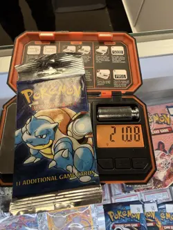 21g HEAVYU Wizards of the Coast Pokemon Shadowless Base Set Booster Pack 742818061582 - Image 1