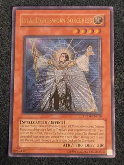 *Misprint* Lyla, Lightsworn Sorceress - LODT-EN019 - Ultimate Rare Crimped - Image 1