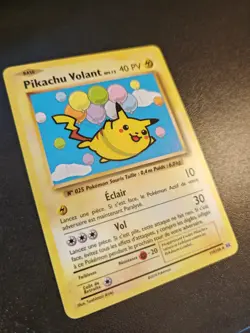 Carte Pokemon 110/108 Pikachu Volant Lv.12 EVO 110 Evolutions - Image 2