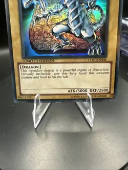 Yu-Gi-Oh! TCG Blue-Eyes White Dragon - Image 2