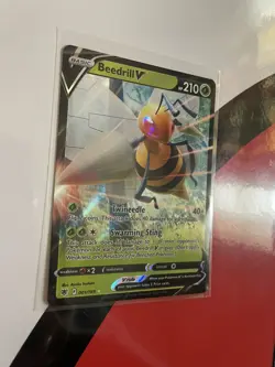 Pokemon TCG Beedrill V Sword & Shield-Astral Radiance 001/189 Holo Ultra Rare - Image 2