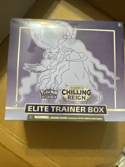 Pokemon Sword & Shield Chilling Reign Elite Trainer Box *SEALED* - Image 1